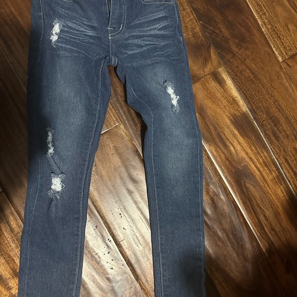 Little girl size 7 skinny jeans - Picture 2 of 2